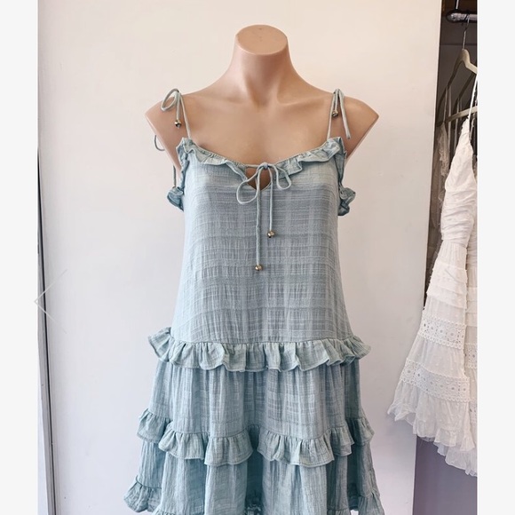 Dress - Picture 1 of 5